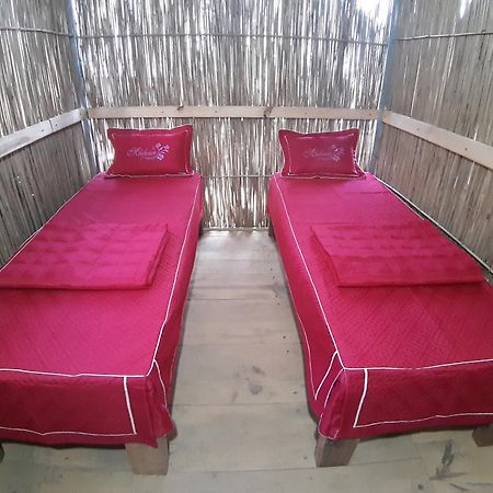 Indigenous Homestay- Trek- Food- Bus Mu Cang Chai Kültér fotó