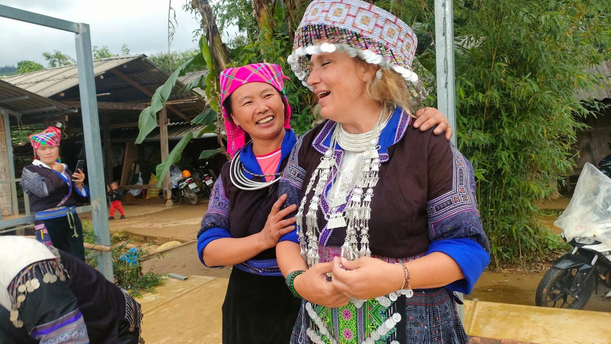 Indigenous Homestay- Trek- Food- Bus Mu Cang Chai Kültér fotó