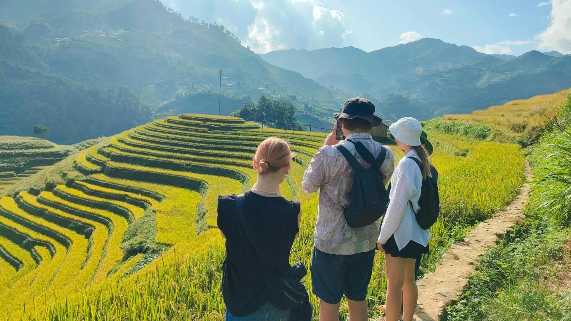 Indigenous Homestay- Trek- Food- Bus Mu Cang Chai Kültér fotó